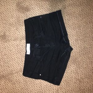 Tillys black shorts